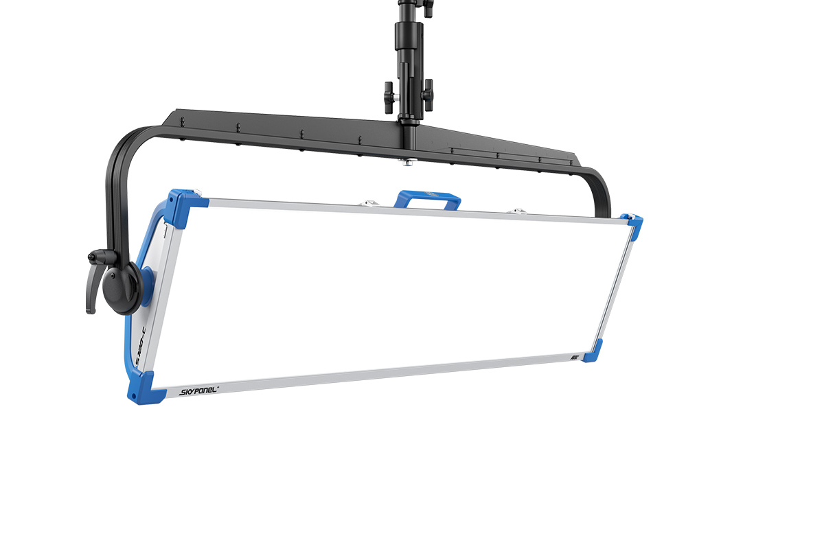 SkyPanel-S120-C-Thor_01