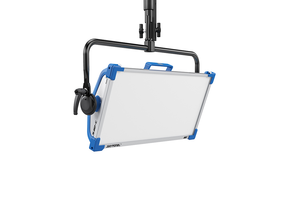 SkyPanel-S60-C_01